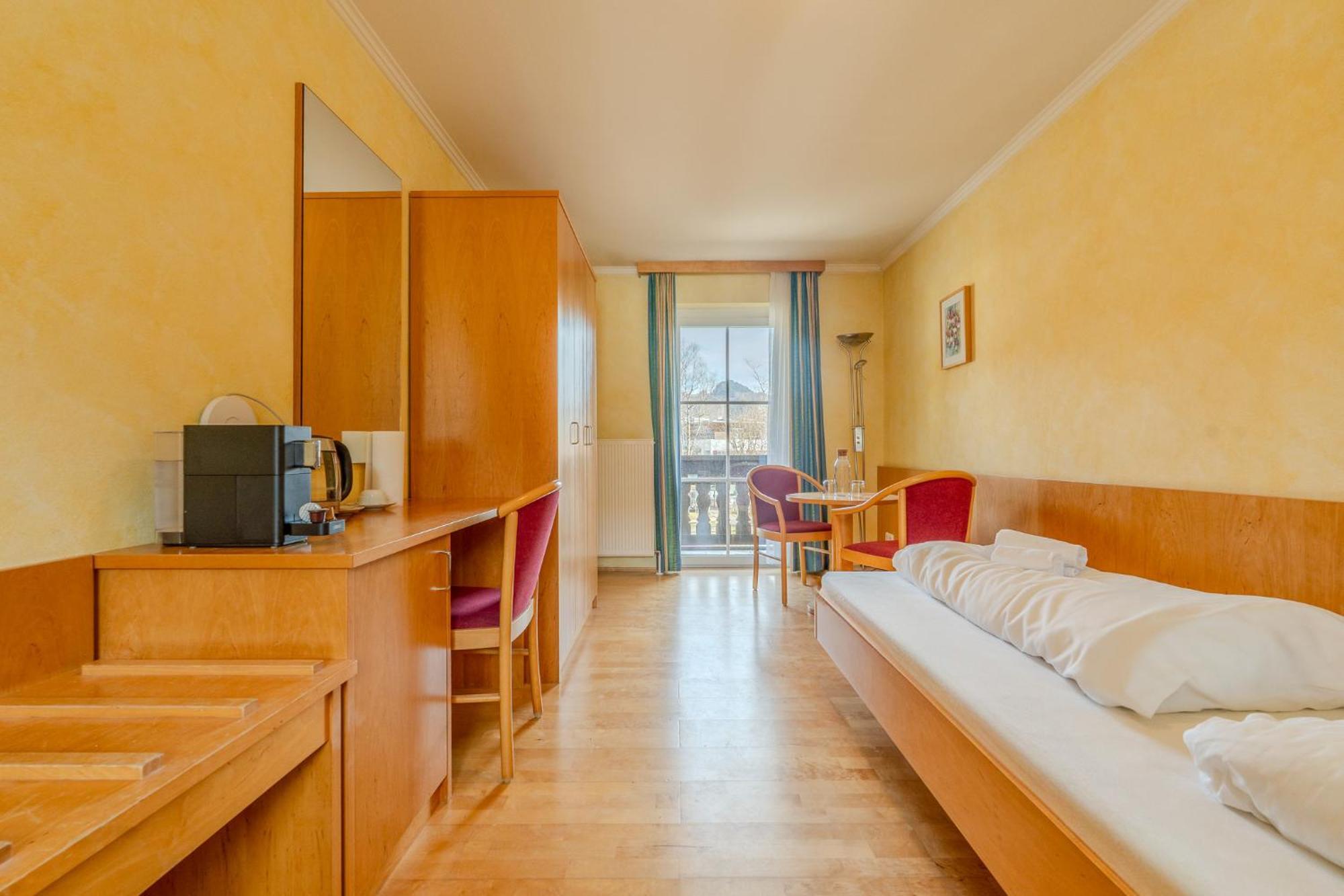 Whats-App Self-Check-In - Villa Maria Theresia Bad Goisern Habitación foto