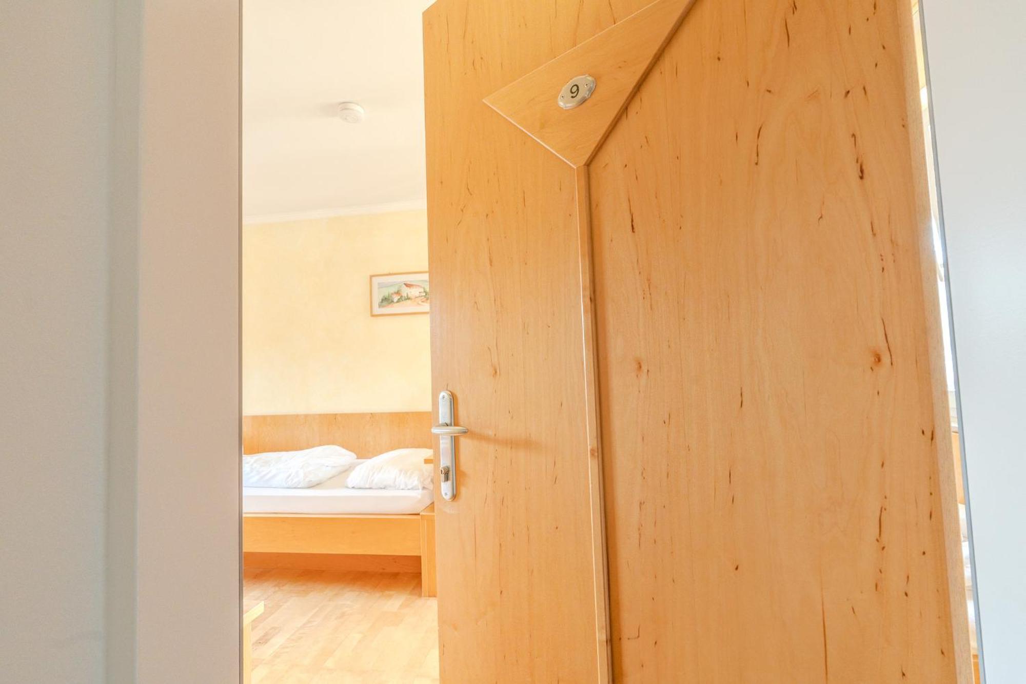 Whats-App Self-Check-In - Villa Maria Theresia Bad Goisern Habitación foto