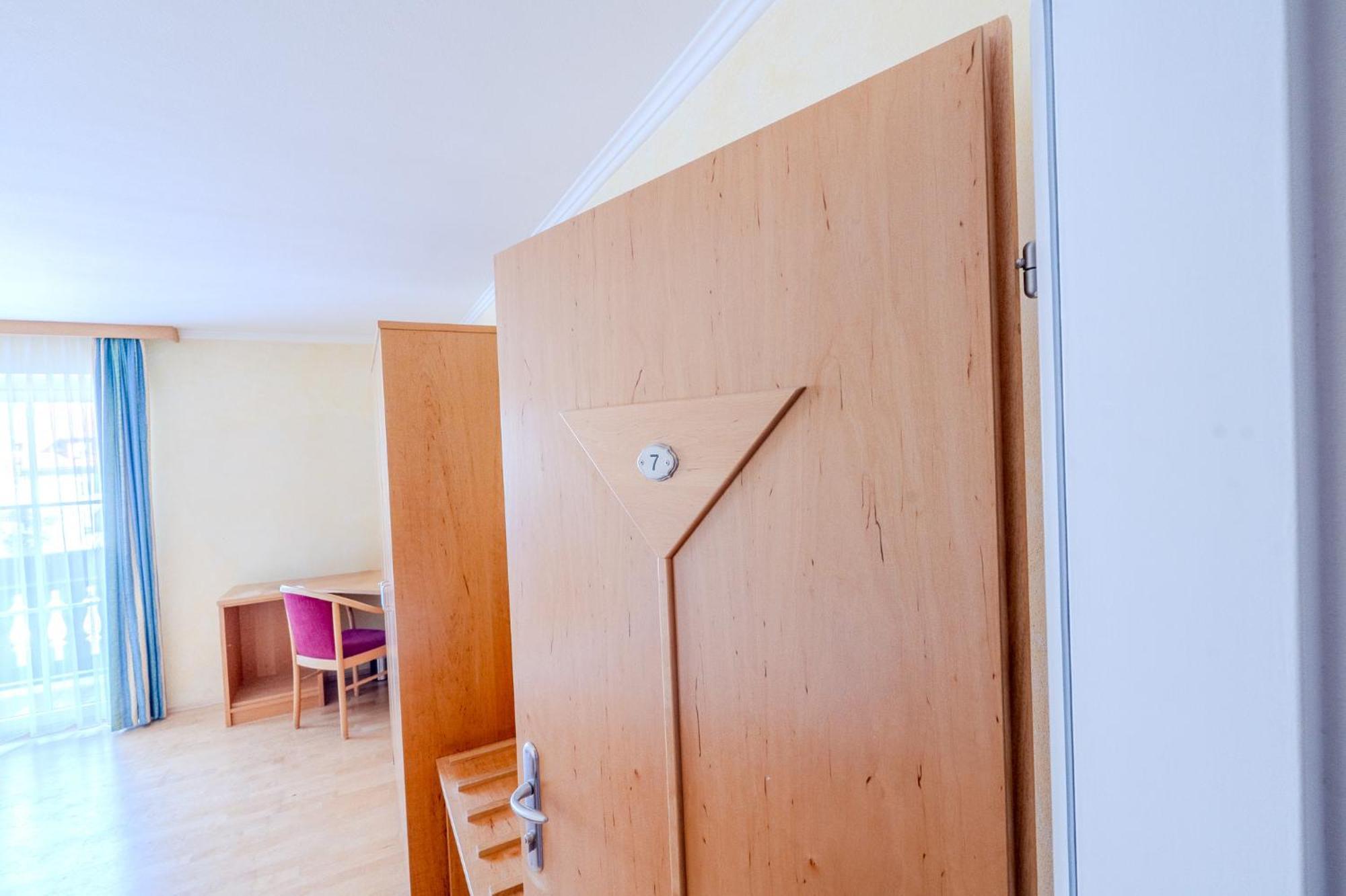 Whats-App Self-Check-In - Villa Maria Theresia Bad Goisern Habitación foto