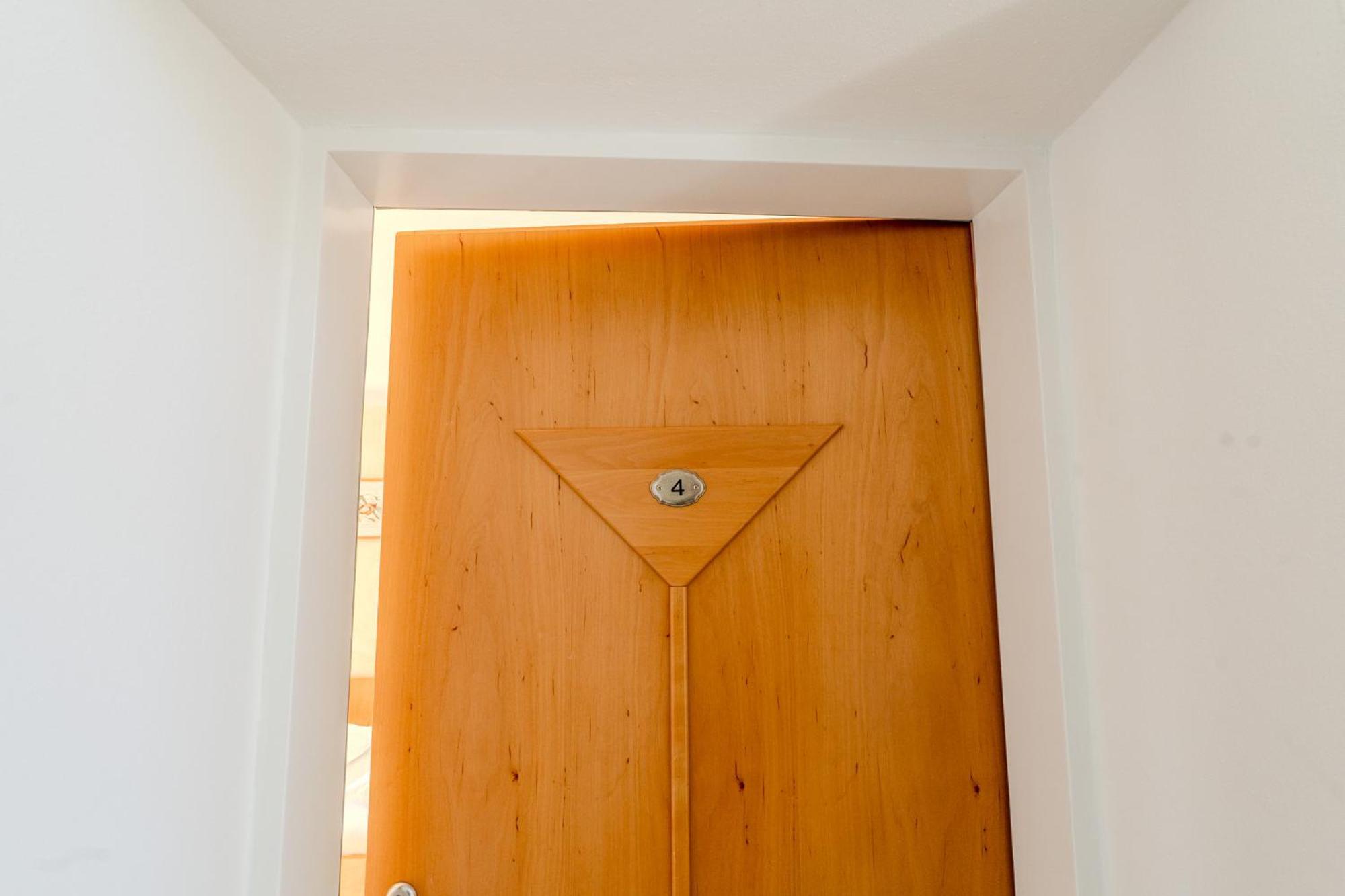 Whats-App Self-Check-In - Villa Maria Theresia Bad Goisern Habitación foto